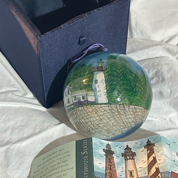 Li bien Christmas ornament one from the lighthouse series. - Picture 9 of 11